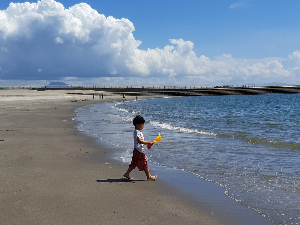 浜辺で